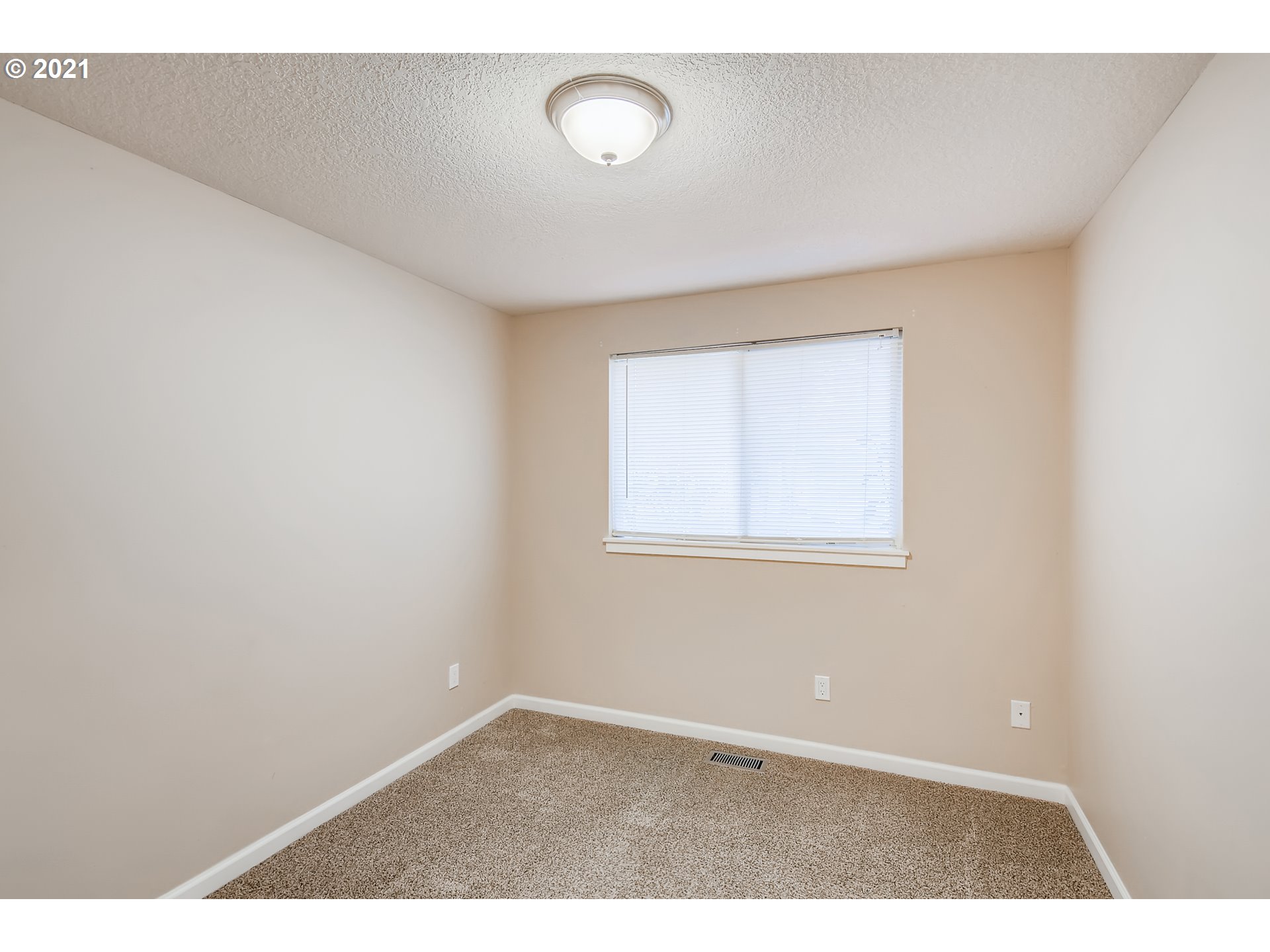7411 Southeast Rural Street Portland, OR 97206 - Photo 22 of 32 Gallery Image 22