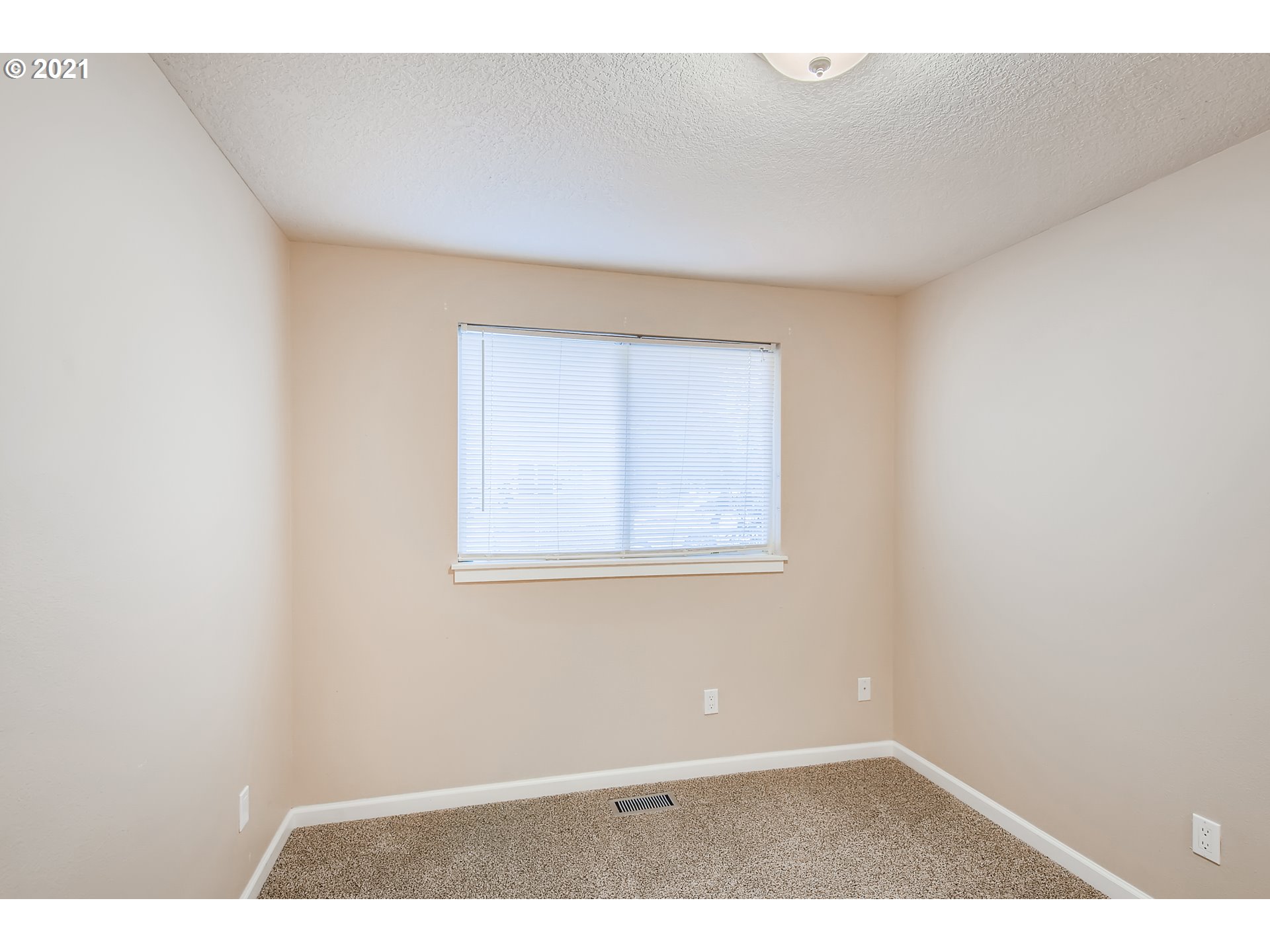 7411 Southeast Rural Street Portland, OR 97206 - Photo 23 of 32 Gallery Image 23