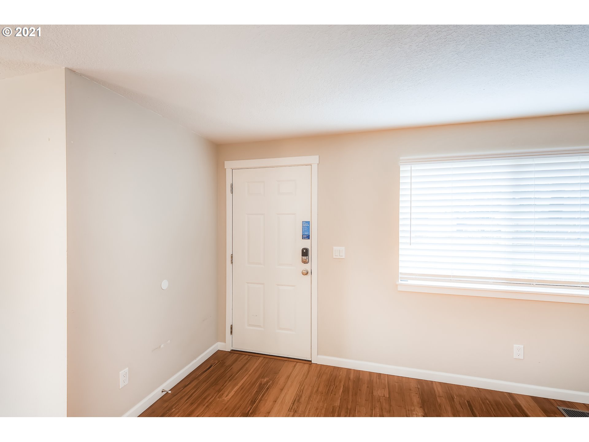 7411 Southeast Rural Street Portland, OR 97206 - Photo 4 of 32 Gallery Image 4