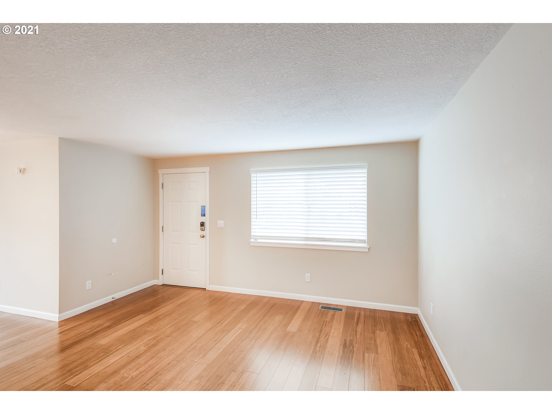 7411 Southeast Rural Street Portland, OR 97206 - Photo 6 of 32 Gallery Image 6