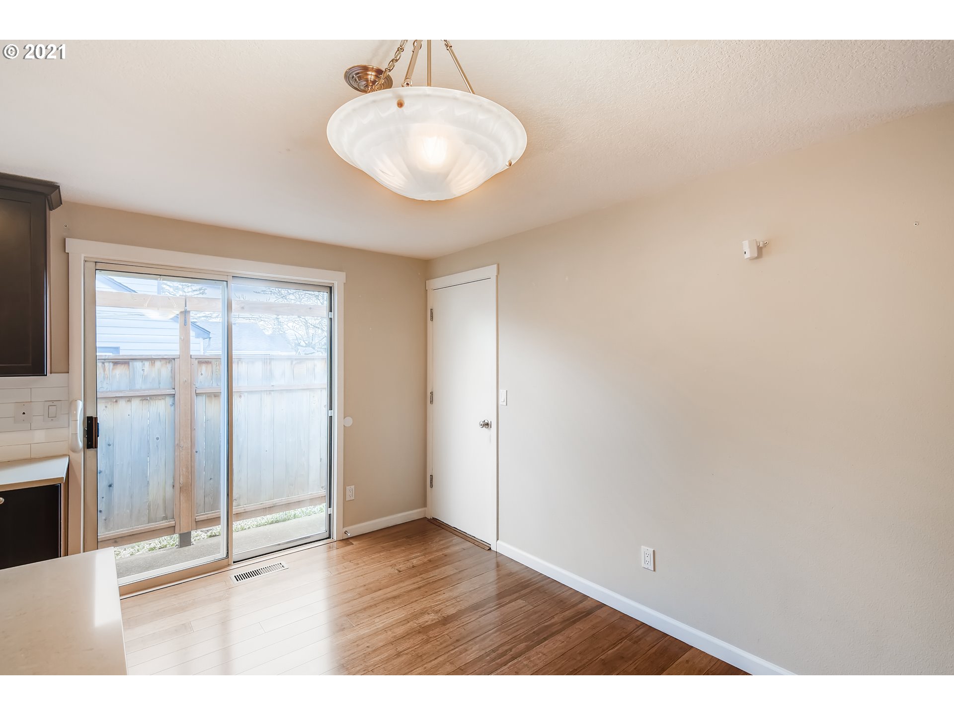 7411 Southeast Rural Street Portland, OR 97206 - Photo 9 of 32 Gallery Image 9
