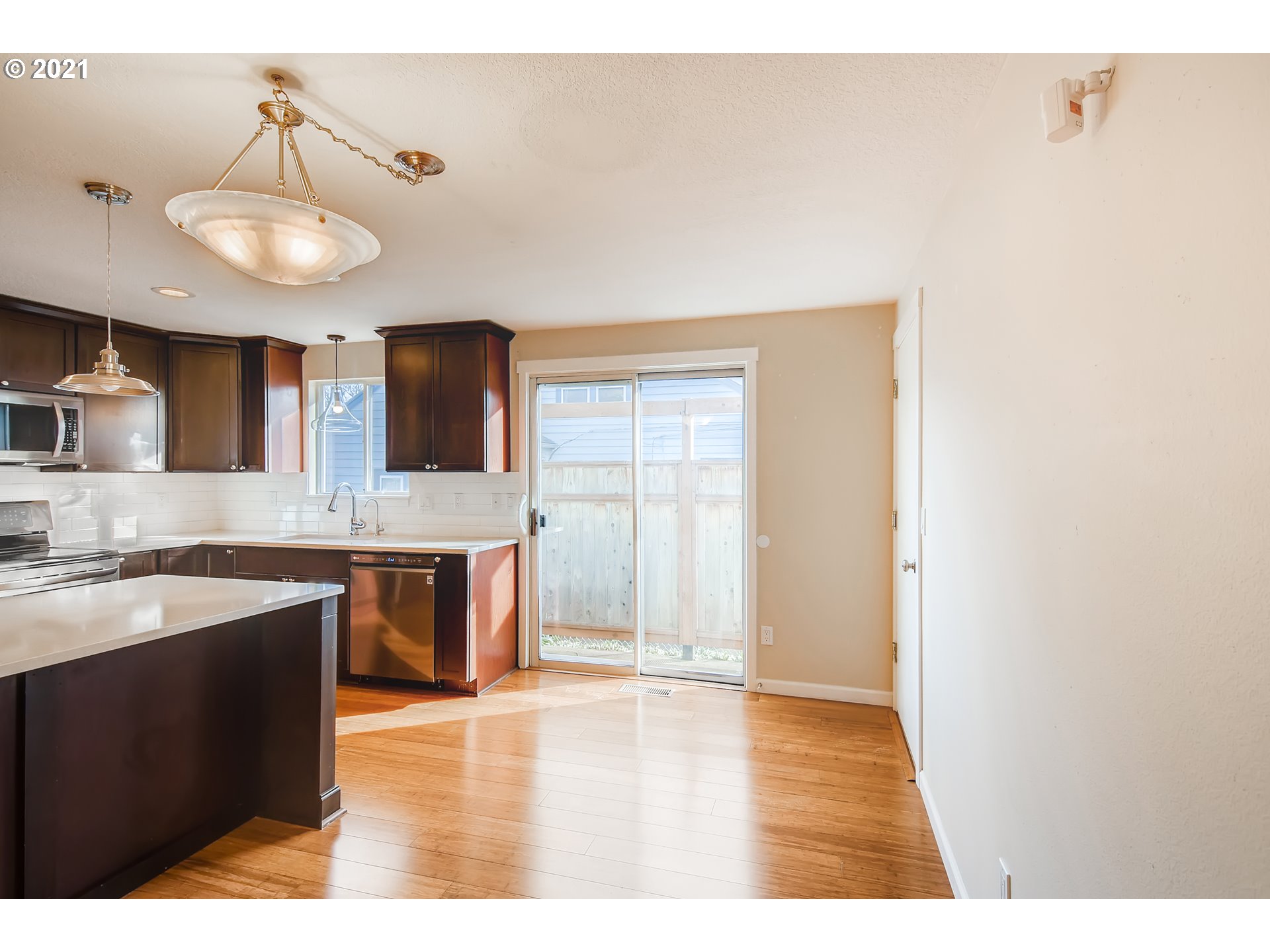 7411 Southeast Rural Street Portland, OR 97206 - Photo 10 of 32 Gallery Image 10