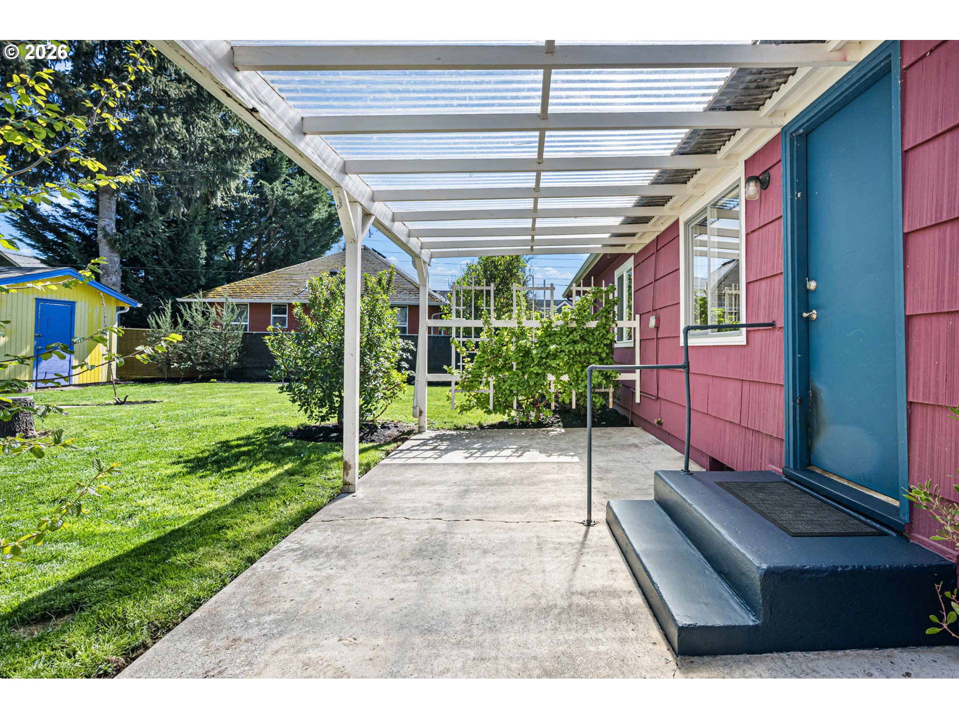 1255 Taylor Street Eugene, OR 97402 - Photo 20 of 48 a view of a backyard with garden