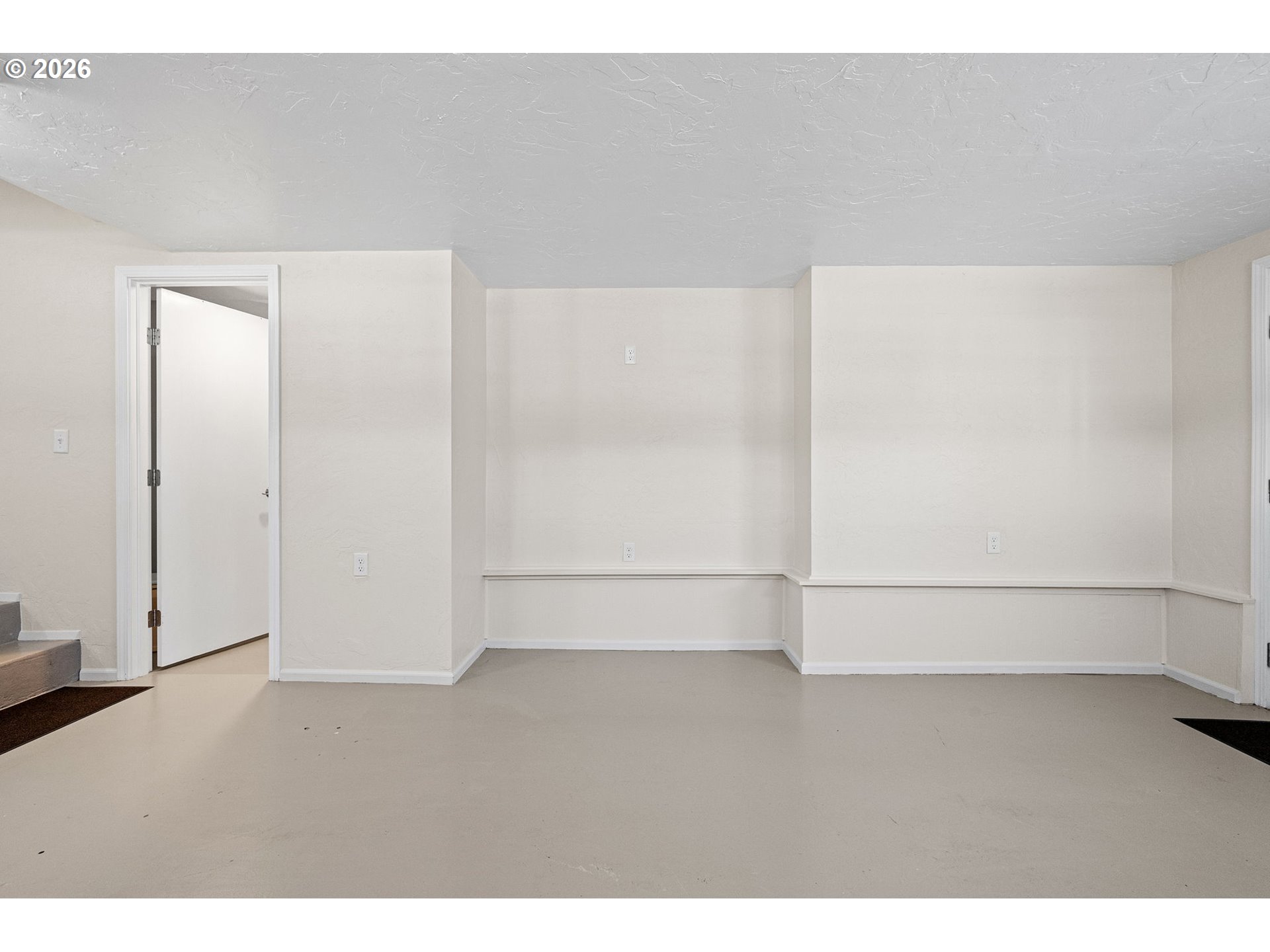 1255 Taylor Street Eugene, OR 97402 - Photo 27 of 48 a view of an empty room