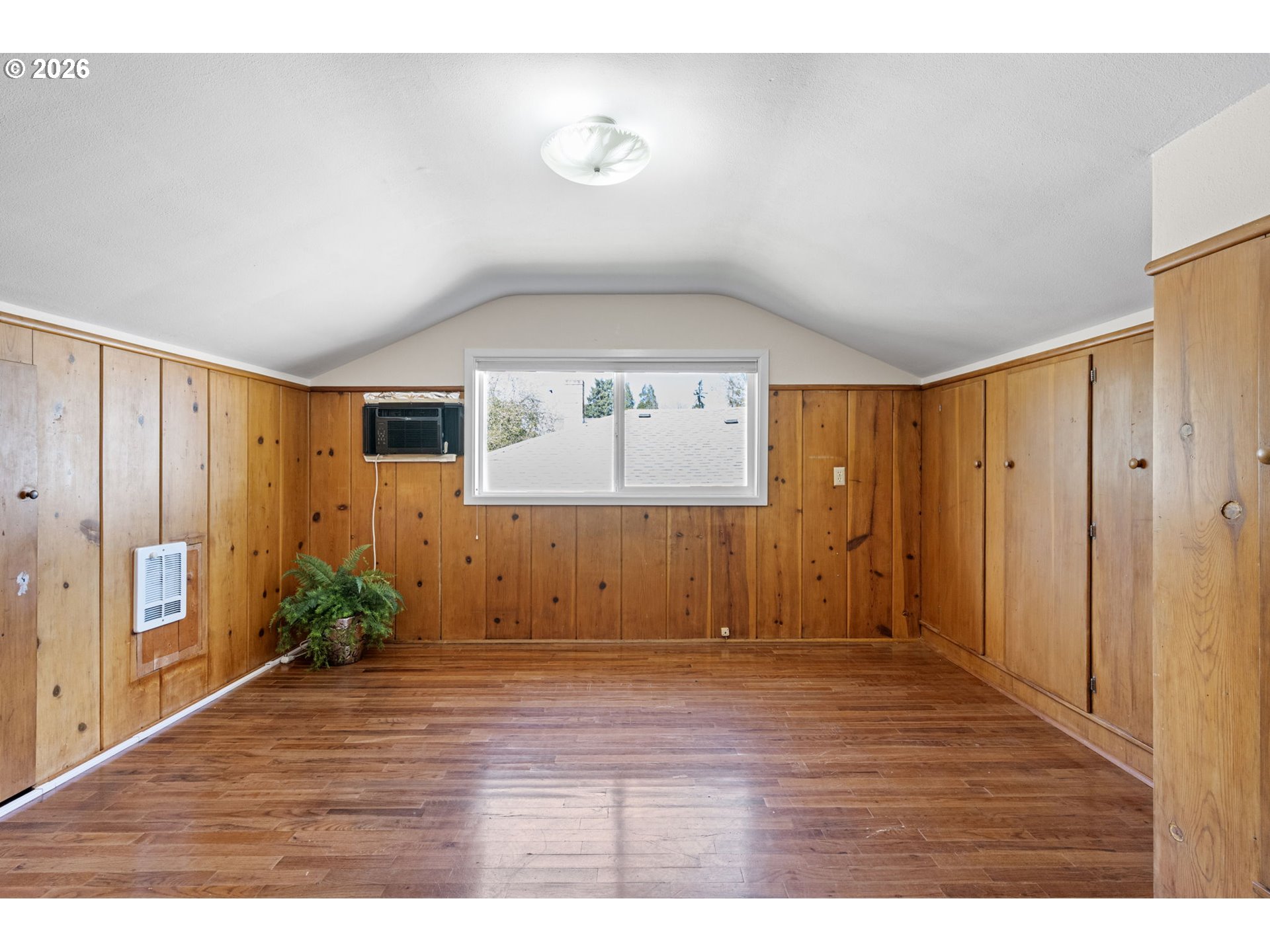 1255 Taylor Street Eugene, OR 97402 - Photo 34 of 48 a view of entryway with wooden floor