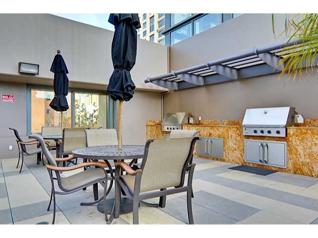 550 Front Street, Unit 1704 San Diego, CA 92101 - Photo 17 of 25 BBQ Area