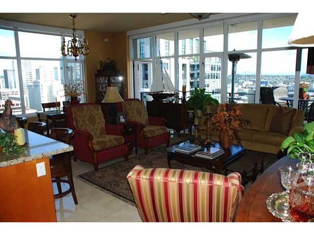 550 Front Street, Unit 1704 San Diego, CA 92101 - Photo 3 of 25 Living Area