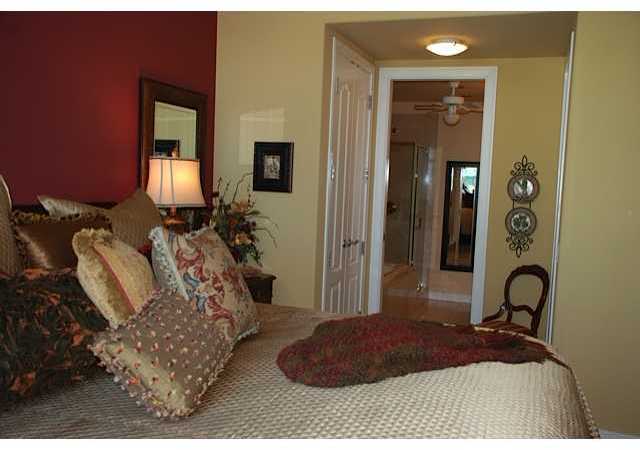 550 Front Street, Unit 1704 San Diego, CA 92101 - Photo 8 of 25 Master Bedroom