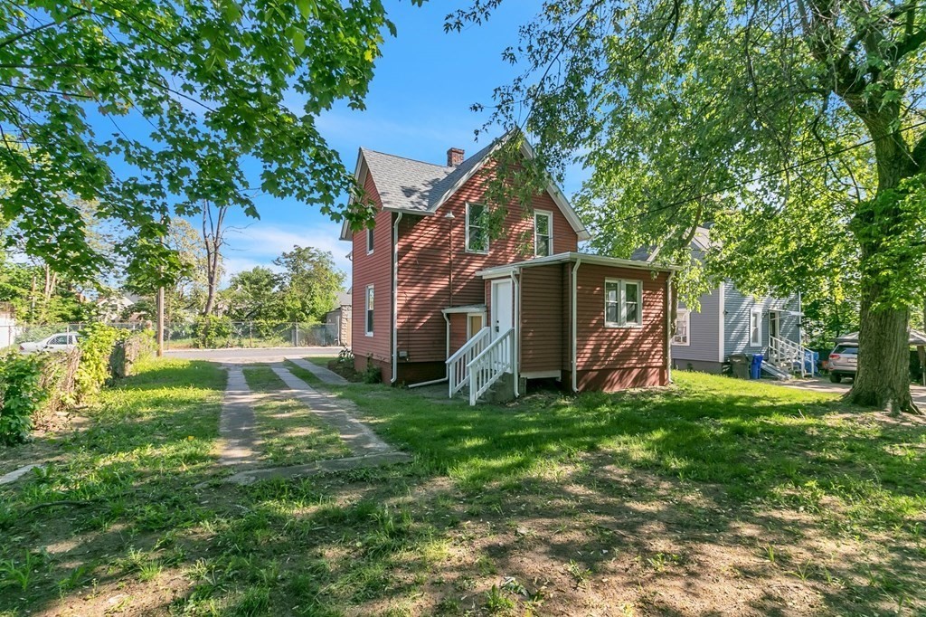 19 Beacon Street Springfield, MA 01109 - Photo 21 of 22 Gallery Image 21
