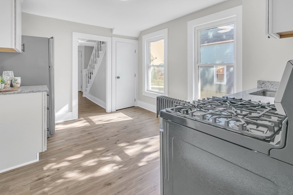 19 Beacon Street Springfield, MA 01109 - Photo 5 of 22 Gallery Image 5