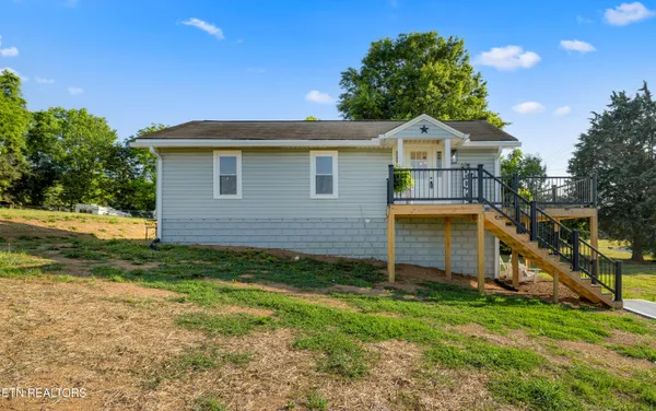 $309,900 | 248 Hiway Drive, Clinton, TN 37716