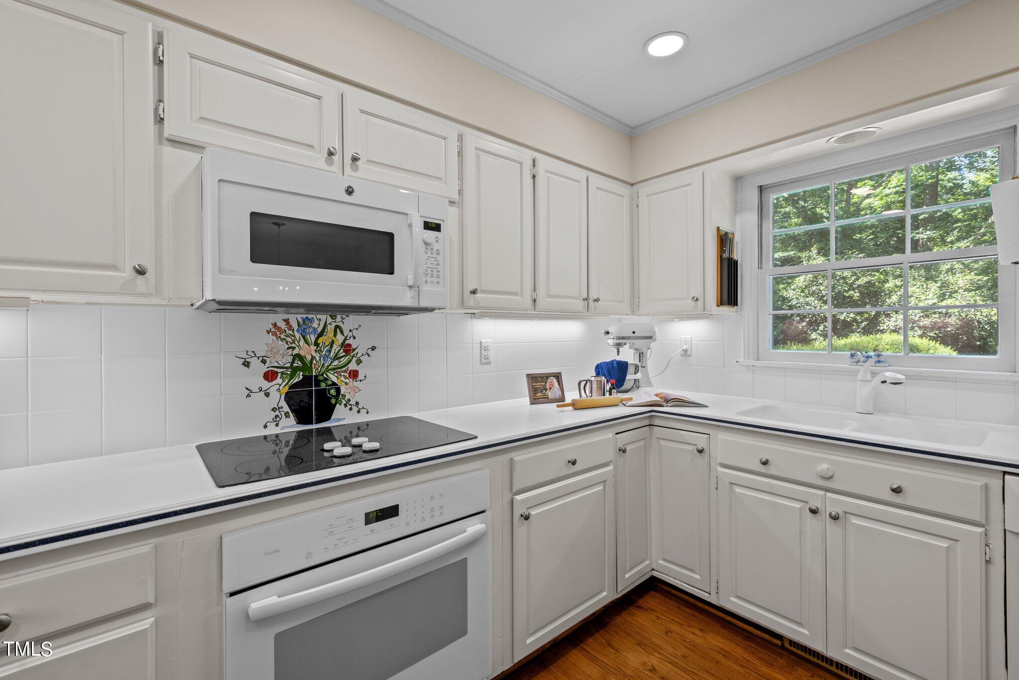 4910 Rembert Drive Raleigh, NC 27612 - Photo 14 of 59 15-web-or-mls-5Z8A5352
