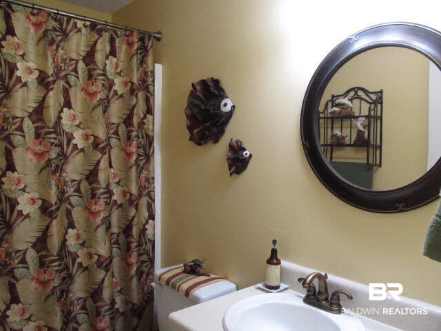 8847 Caitlin Street Foley, AL 36535 - Photo 25 of 43 Guest Bathroom