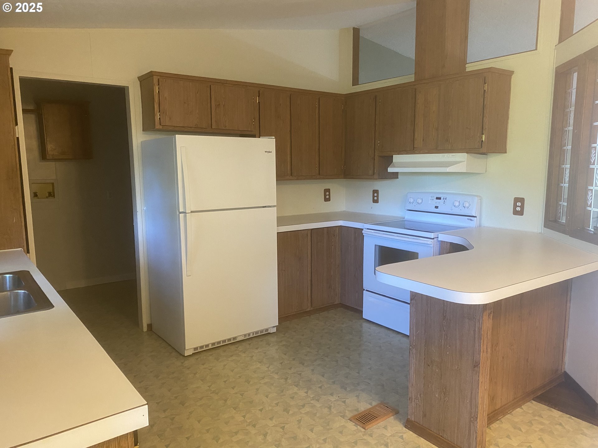 27645 Snyder Road, Unit 74 Junction City, OR 97448 - Photo 13 of 42 Kitchen