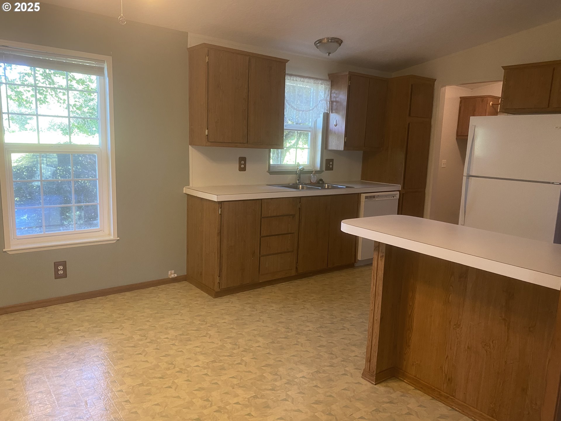 27645 Snyder Road, Unit 74 Junction City, OR 97448 - Photo 14 of 42 Kitchen/Dining Room