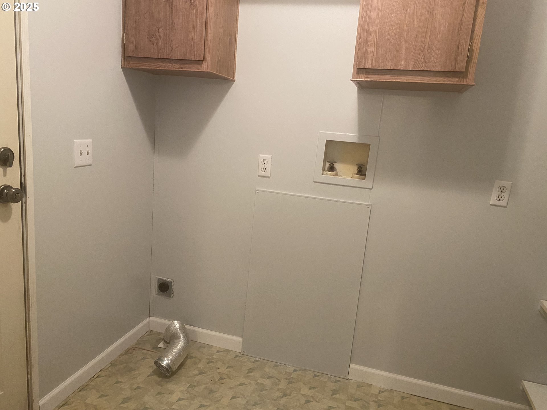 27645 Snyder Road, Unit 74 Junction City, OR 97448 - Photo 20 of 42 Laundry