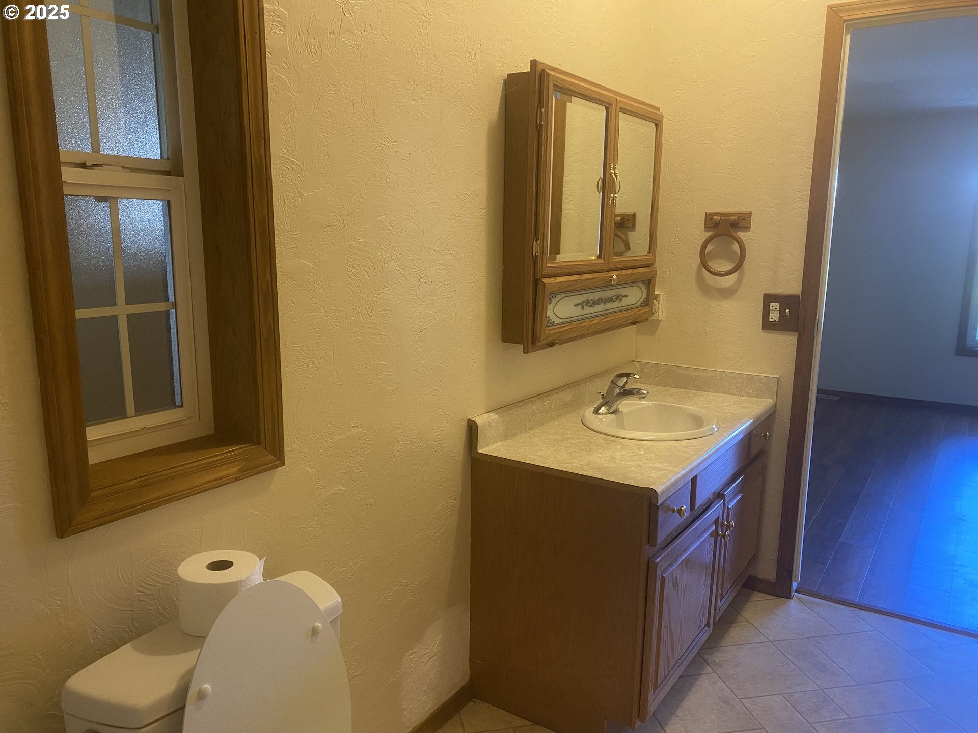27645 Snyder Road, Unit 74 Junction City, OR 97448 - Photo 30 of 42 Primary Bedroom