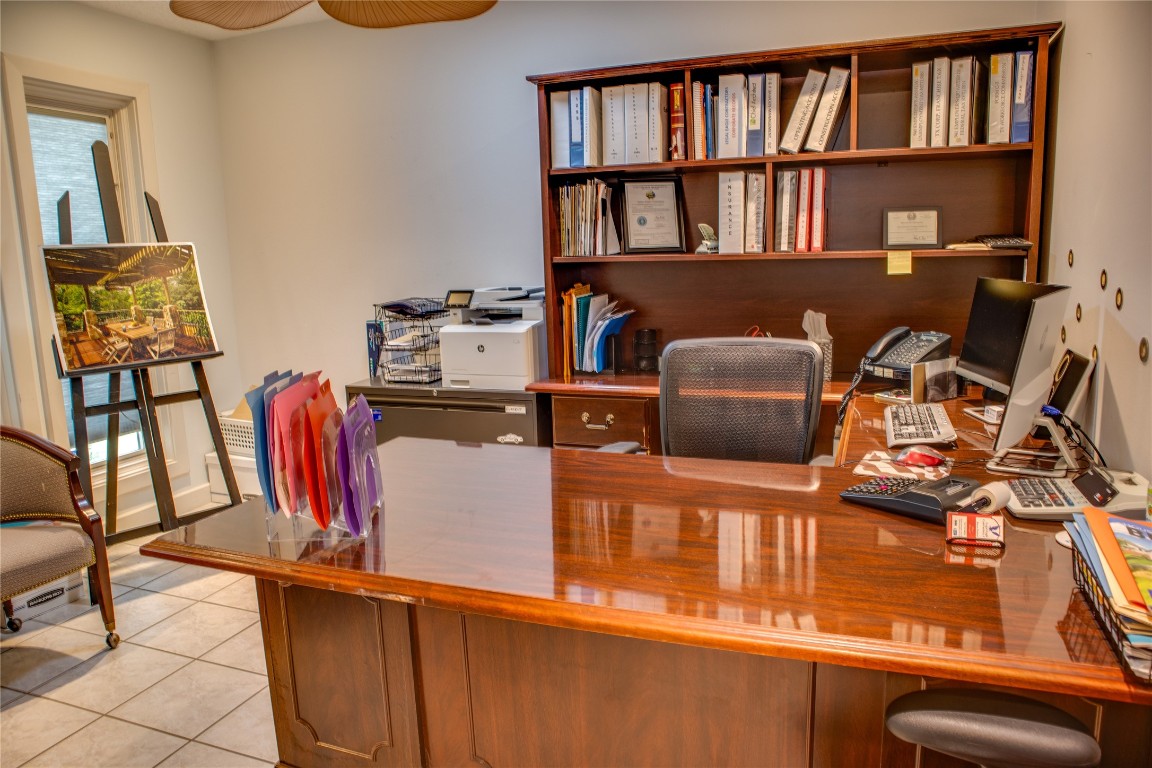 5008 Locust Street Bellaire, TX 77401 - Photo 11 of 18