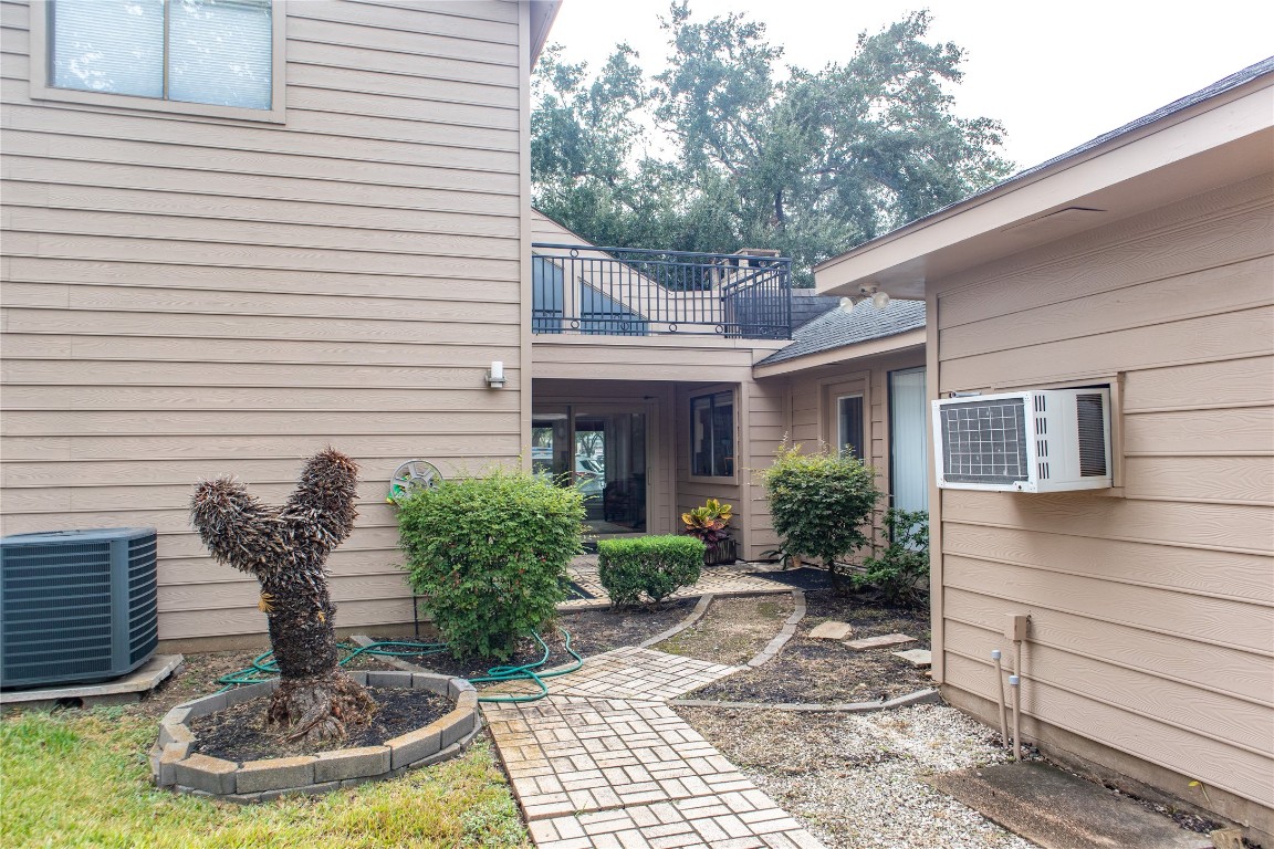 5008 Locust Street Bellaire, TX 77401 - Photo 18 of 18