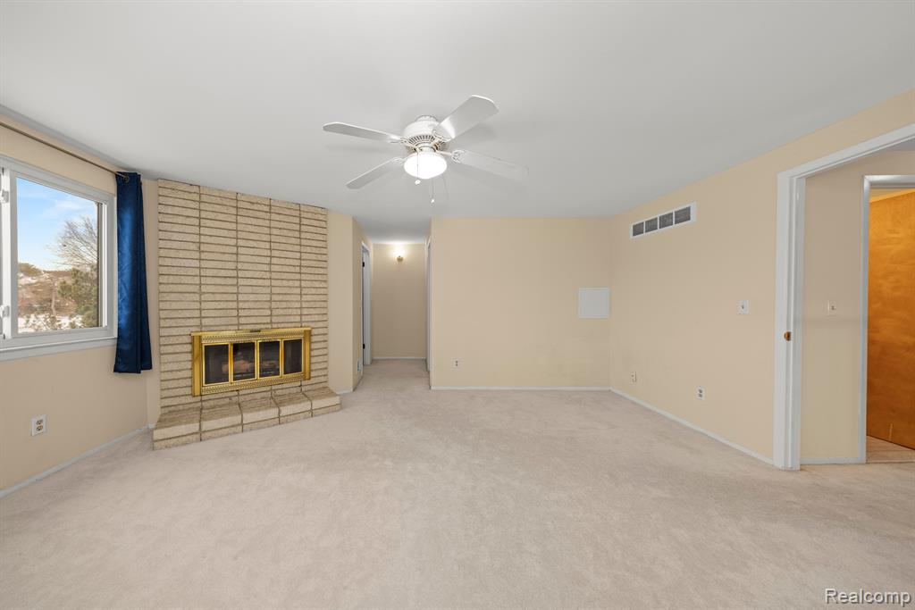 694 Tennyson Rochester Hills, MI 48307 - Photo 16 of 28