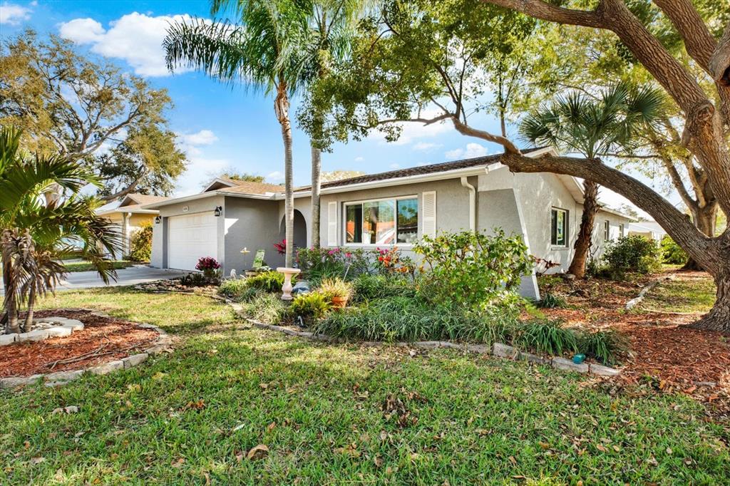 8301 Monarch Circle Seminole, FL 33772 - Photo 2 of 33