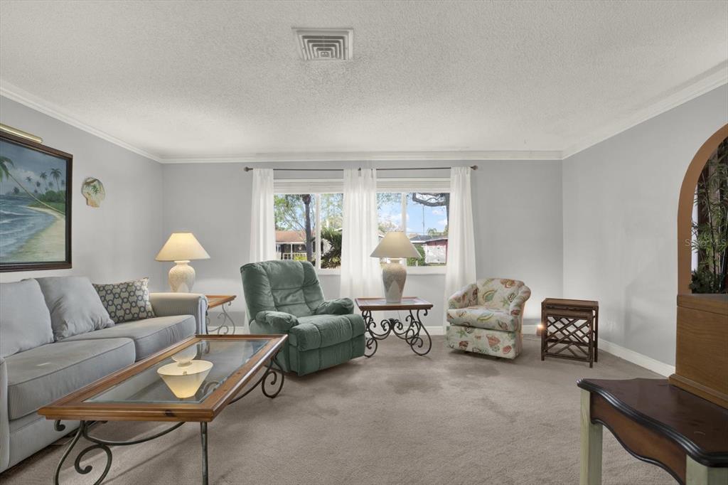 8301 Monarch Circle Seminole, FL 33772 - Photo 3 of 33