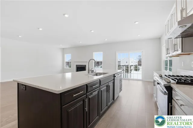 $728,888 | 6405 Robin Road, Lower Macungie Township, PA 18062