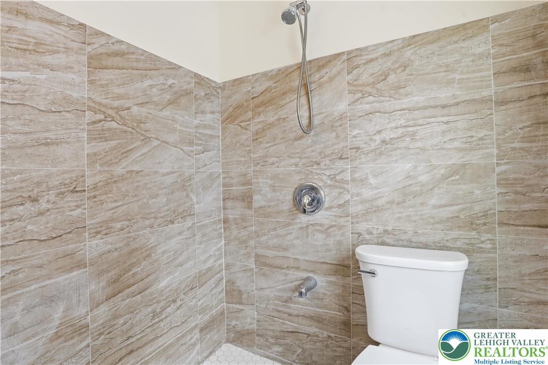 6405 Robin Road Lower Macungie Township, PA 18062 - Photo 47 of 70