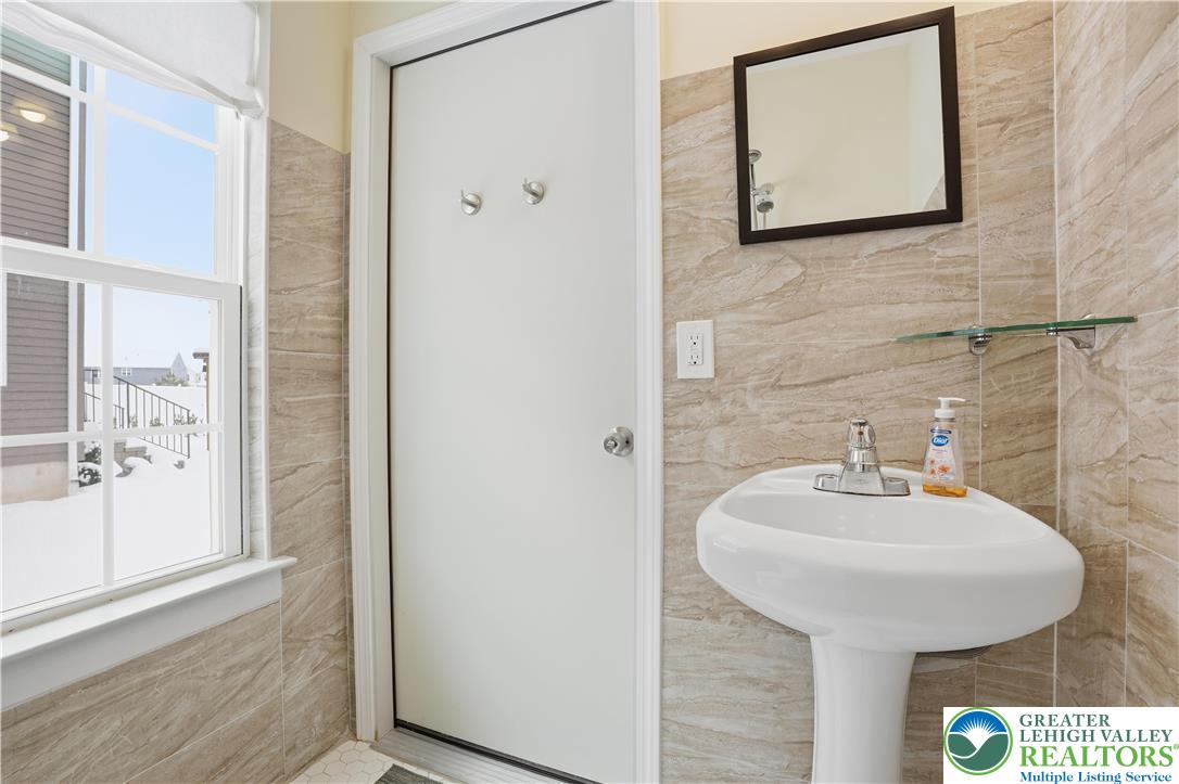 6405 Robin Road Lower Macungie Township, PA 18062 - Photo 48 of 70