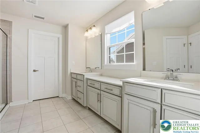 $728,888 | 6405 Robin Road, Lower Macungie Township, PA 18062