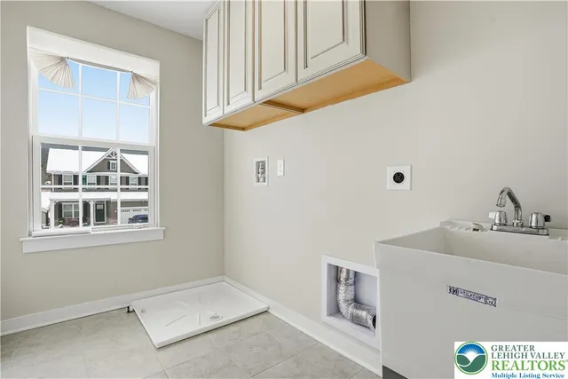 $728,888 | 6405 Robin Road, Lower Macungie Township, PA 18062