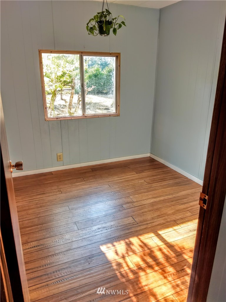 402 Stowell Road Silver Creek, WA 98585 - Photo 11 of 25 Gallery Image 11