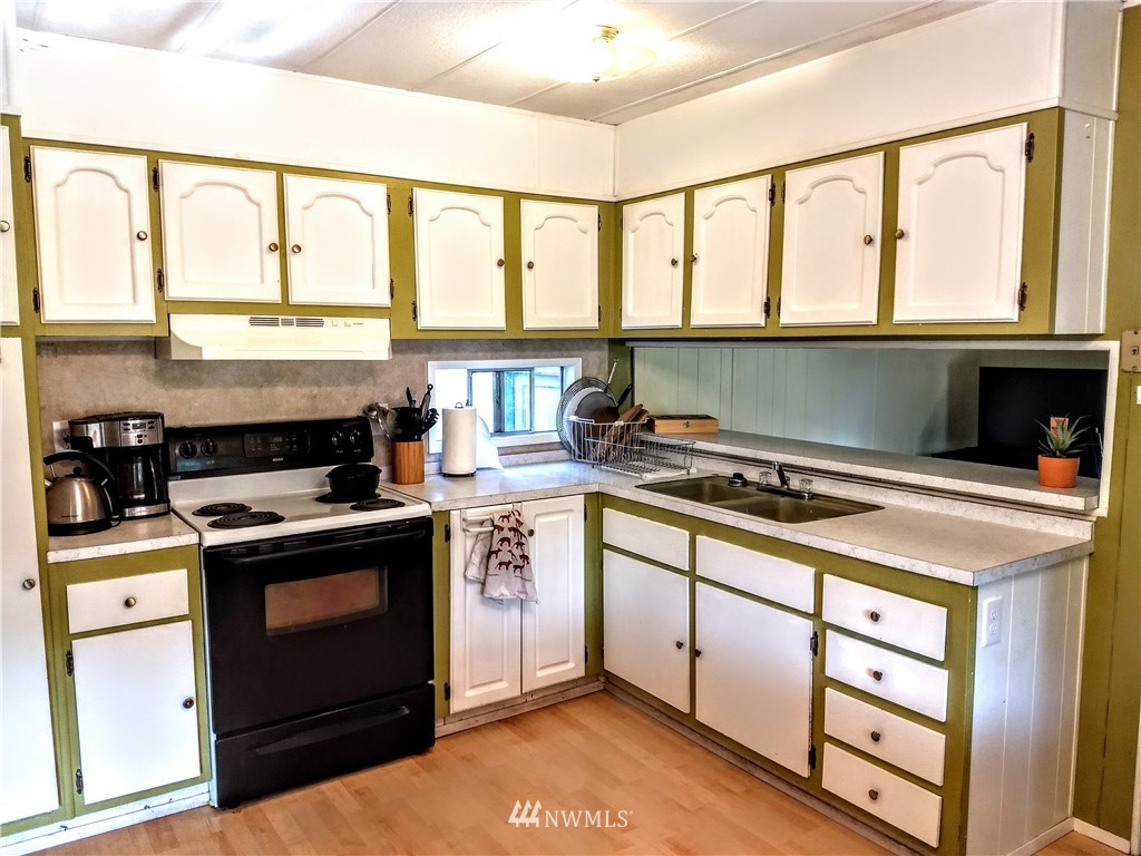 402 Stowell Road Silver Creek, WA 98585 - Photo 6 of 25 Gallery Image 6
