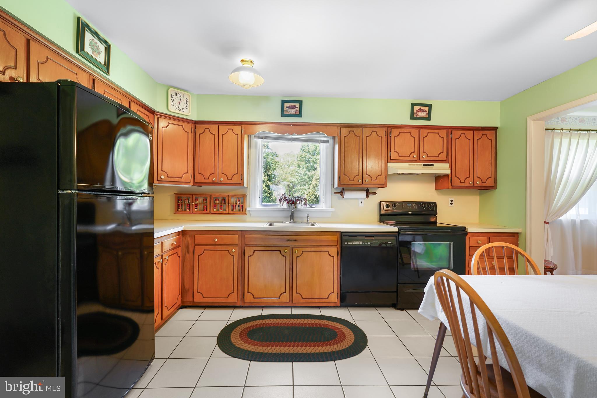 10 Alton Road Newark, DE 19711 - Photo 11 of 35 Kitchen