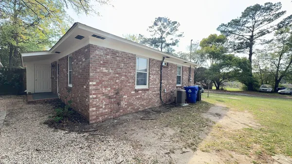 $1,650 | 1746 East Avalon Circle, Unit B, Charleston, SC 29407