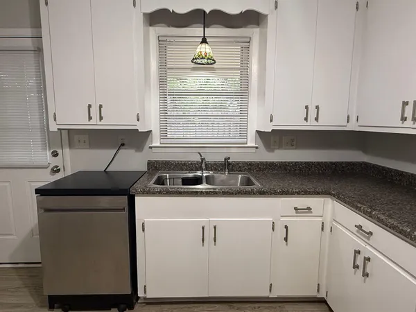 $1,650 | 1746 East Avalon Circle, Unit B, Charleston, SC 29407