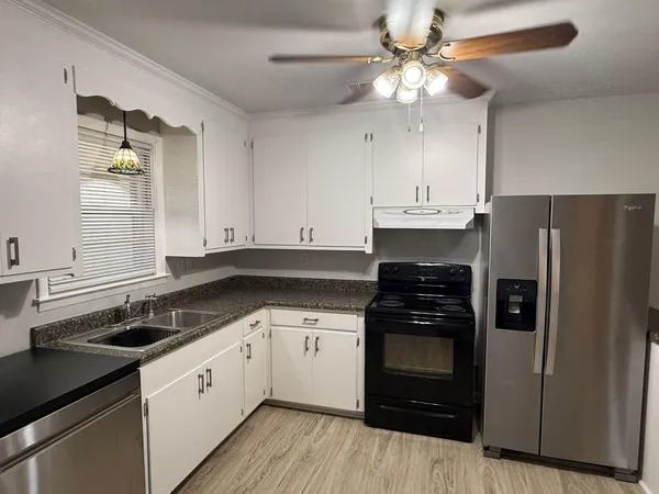 $1,650 | 1746 East Avalon Circle, Unit B, Charleston, SC 29407