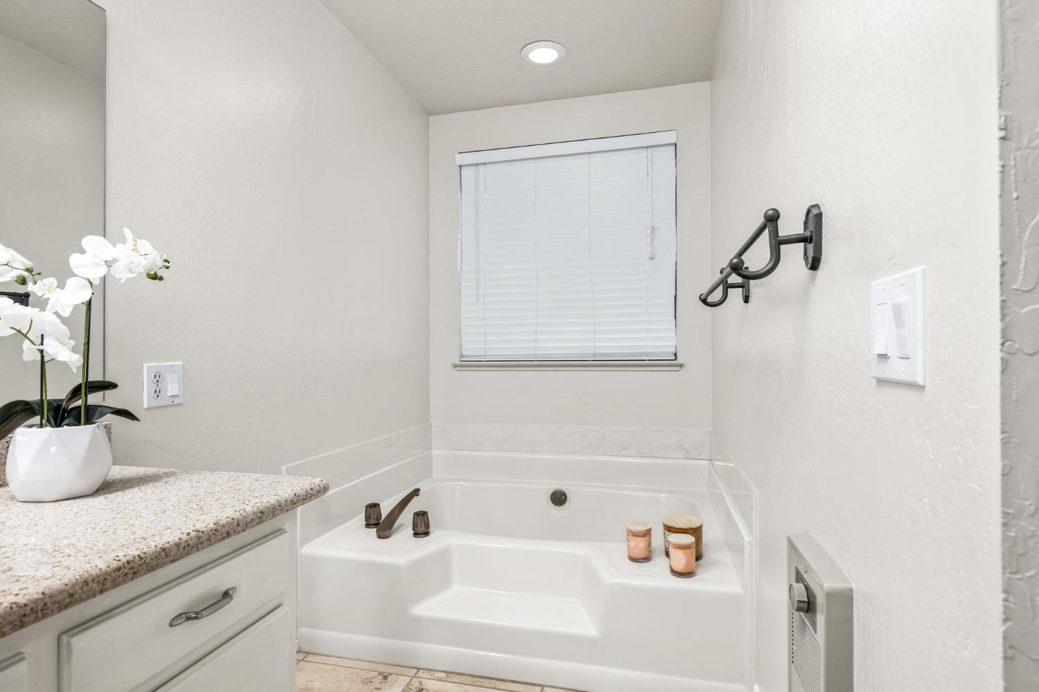 771 Mother Shipton Road Copperopolis, CA 95228 - Photo 40 of 72 Primary soaking tub.