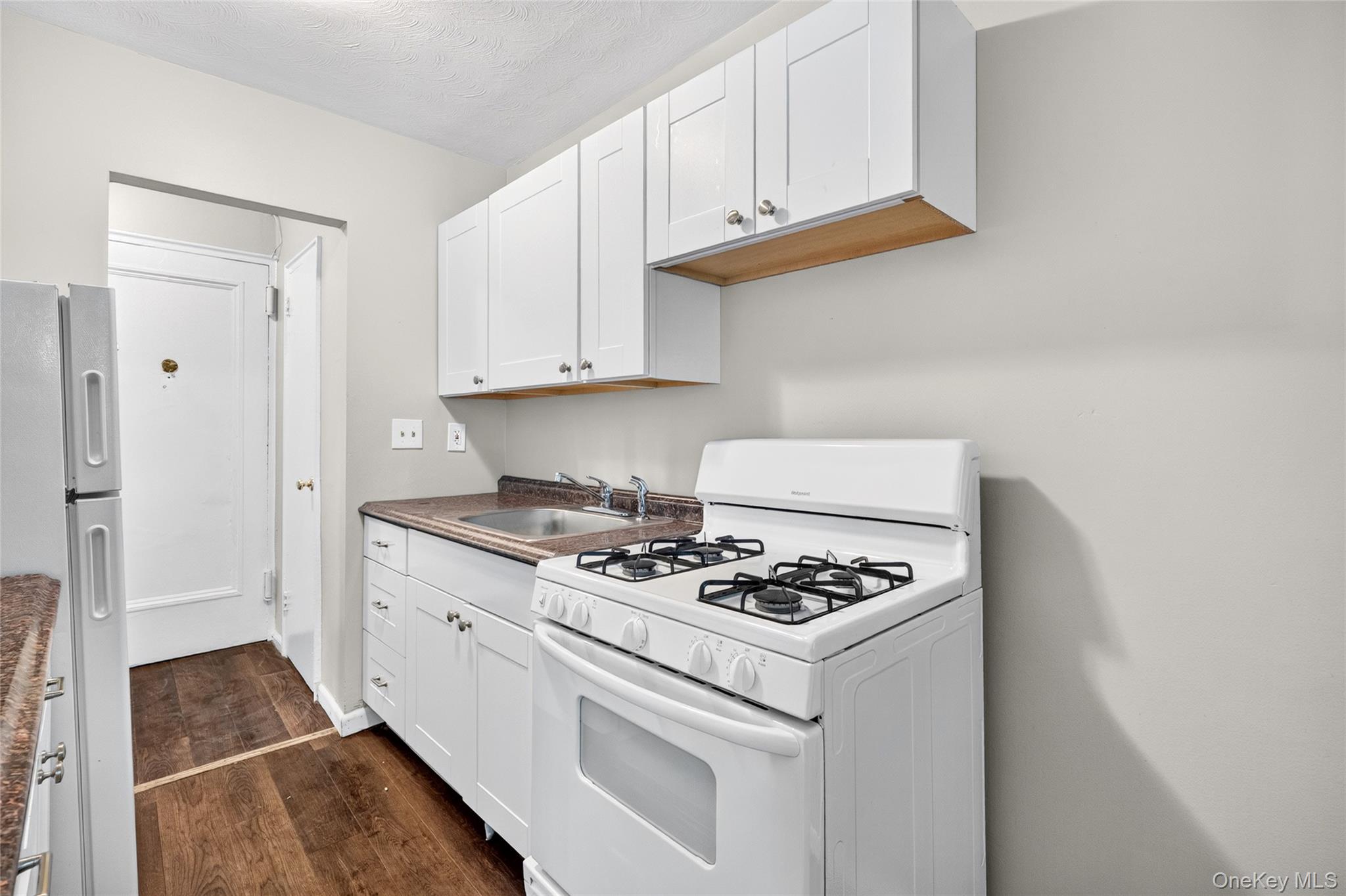 205 West Post Road, Unit 1N White Plains, NY 10606 - Photo 13 of 37