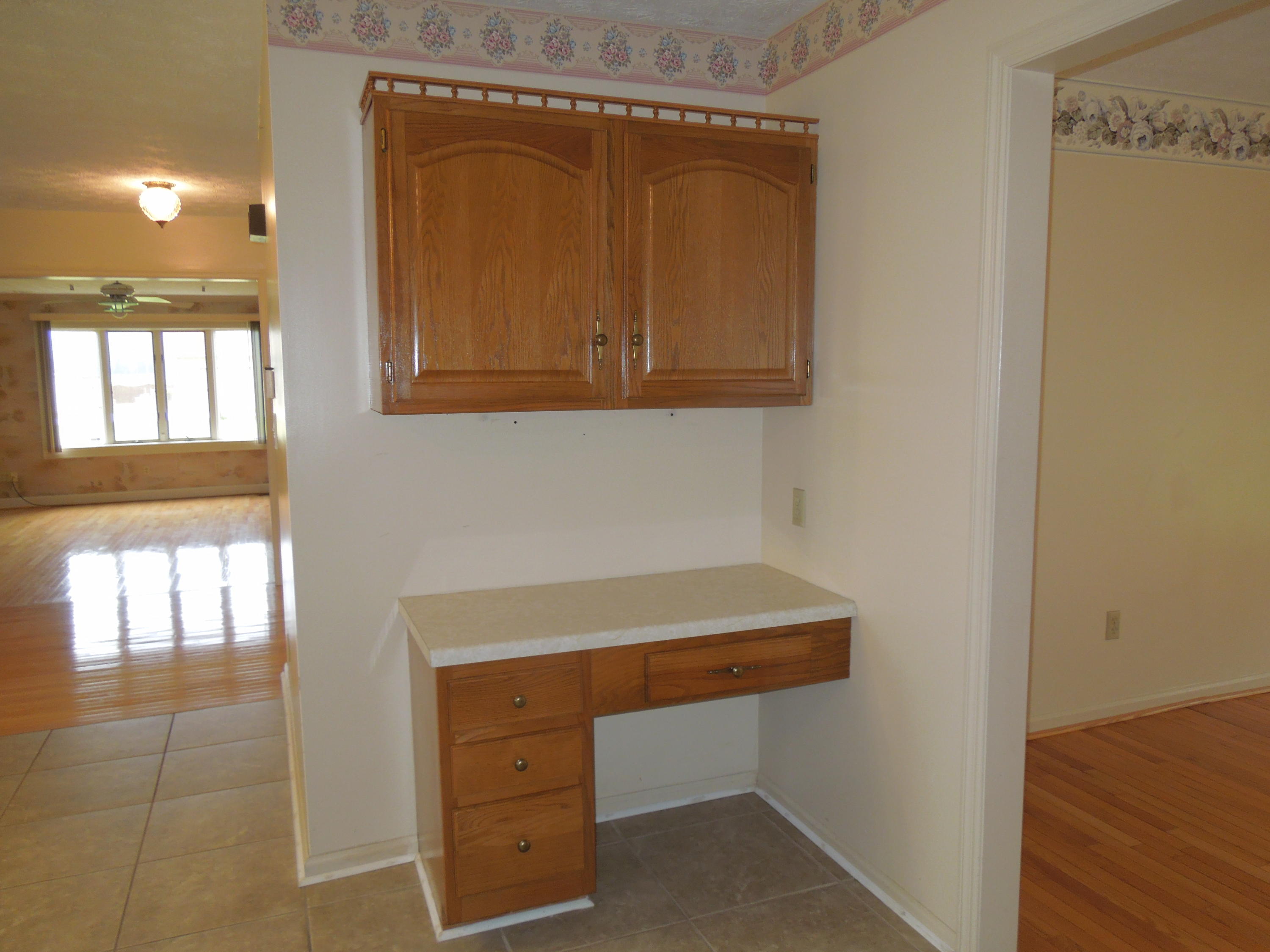 125 Twin Acres Road Middlesboro, KY 40965 - Photo 11 of 25 DSCN4637