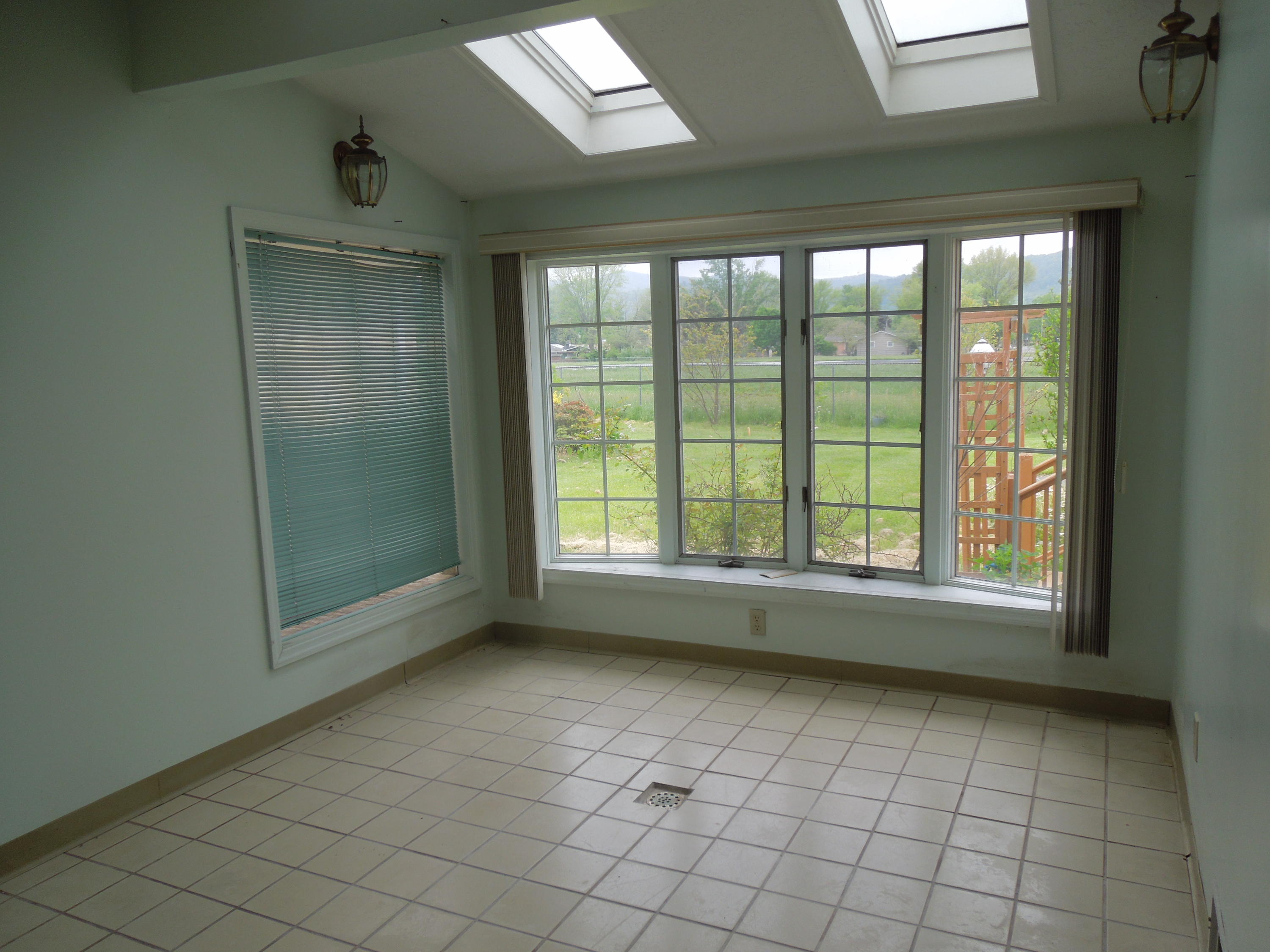 125 Twin Acres Road Middlesboro, KY 40965 - Photo 25 of 25 DSCN4631