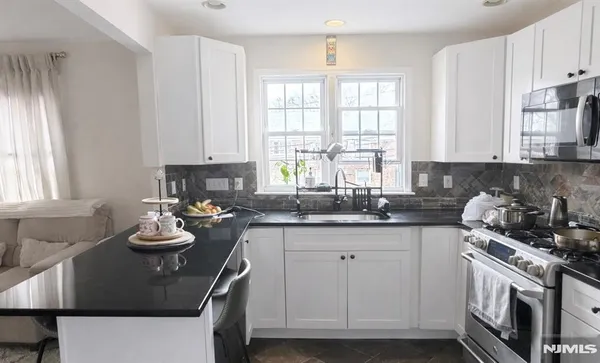 $2,500 | 130 East Clinton Avenue, Bergenfield, NJ 07621