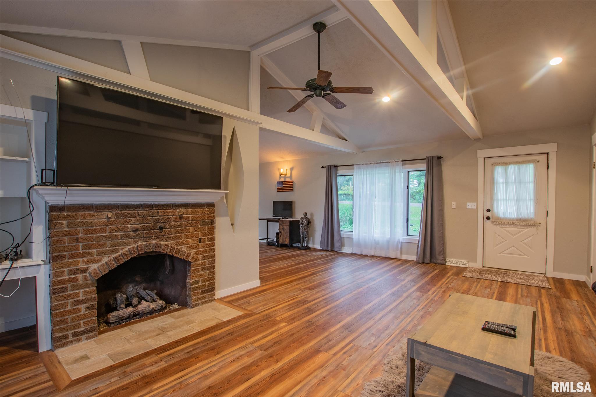 429 Mile Tree Road East Peoria, IL 61611 - Photo 3 of 29 Gallery Image 3