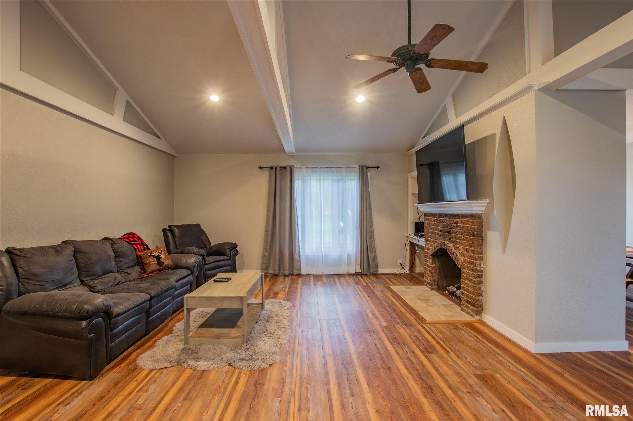 429 Mile Tree Road East Peoria, IL 61611 - Photo 6 of 29 Gallery Image 6