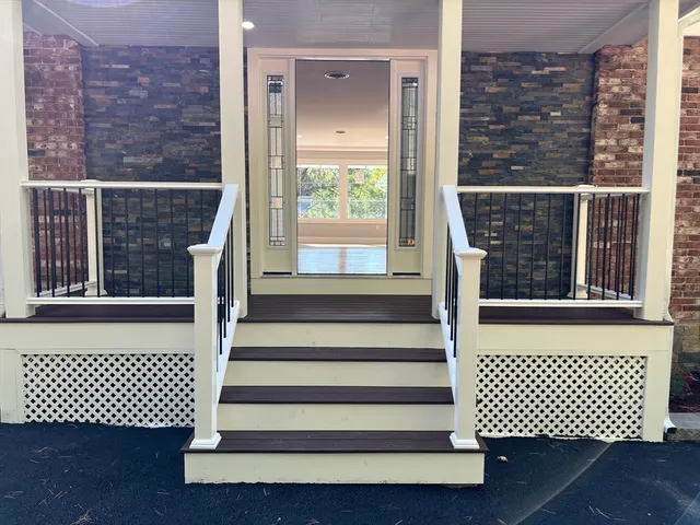 a view of a entrance door of the house