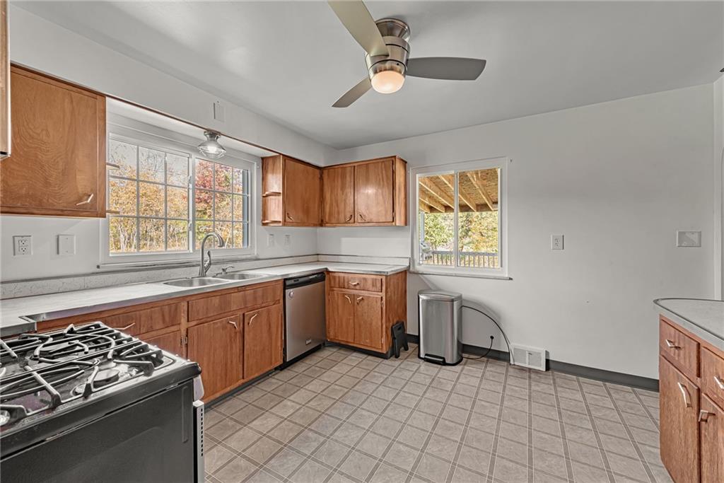 1407 Cavitt Road Monroeville, PA 15146 - Photo 8 of 24 Gallery Image 8