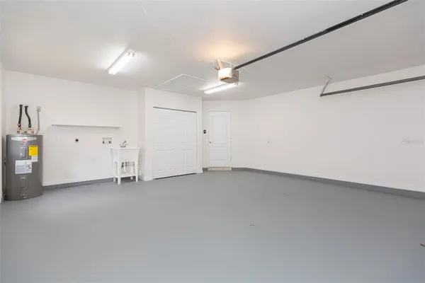 $349,900 | 6625 Foxmoor Drive, Zephyrhills, FL 33542