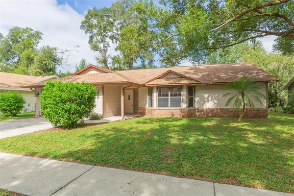 $349,900 | 6625 Foxmoor Drive, Zephyrhills, FL 33542