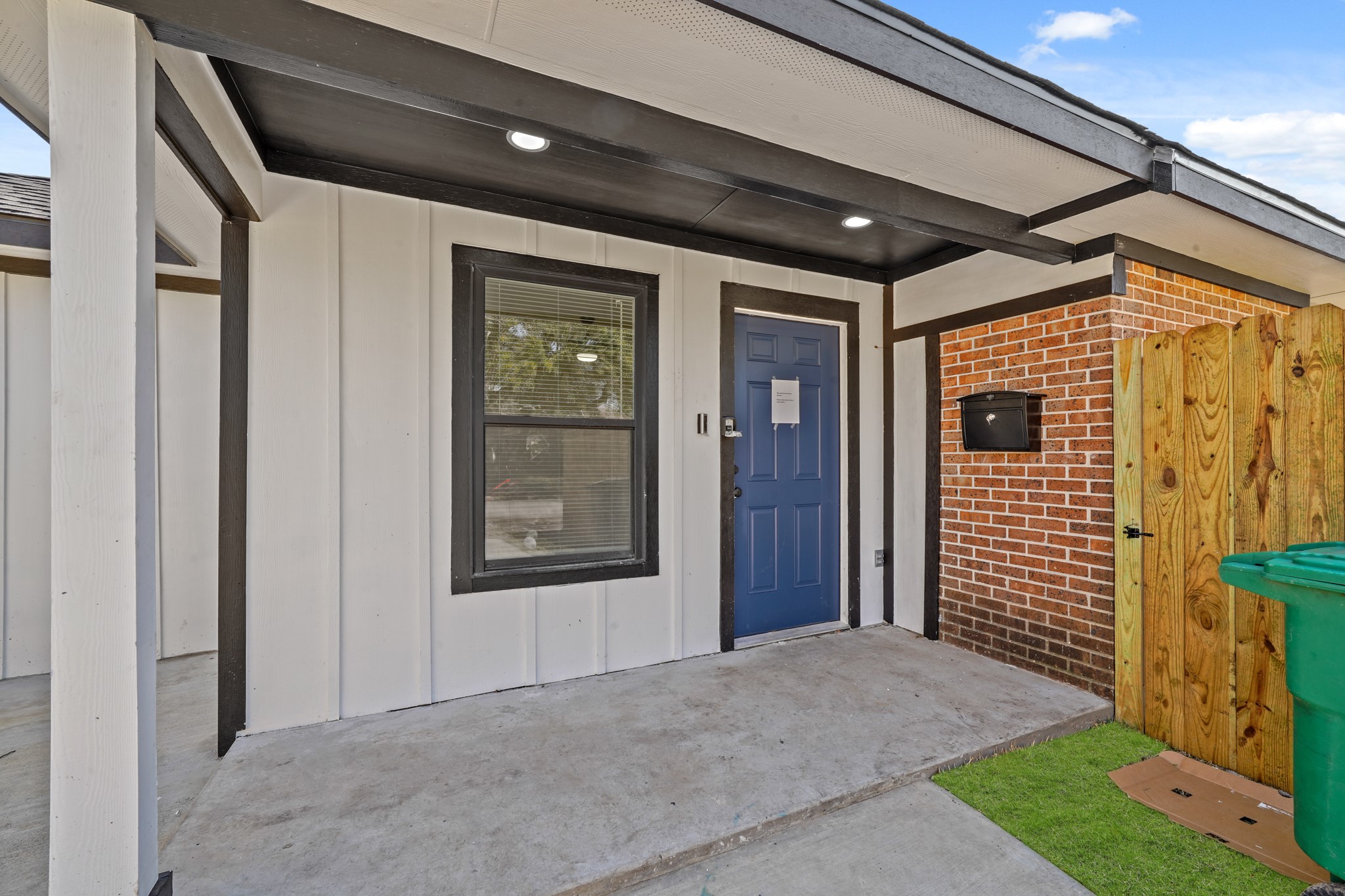 4154 Erby Street Houston, TX 77087 - Photo 2 of 36 a view of an entryway of a house