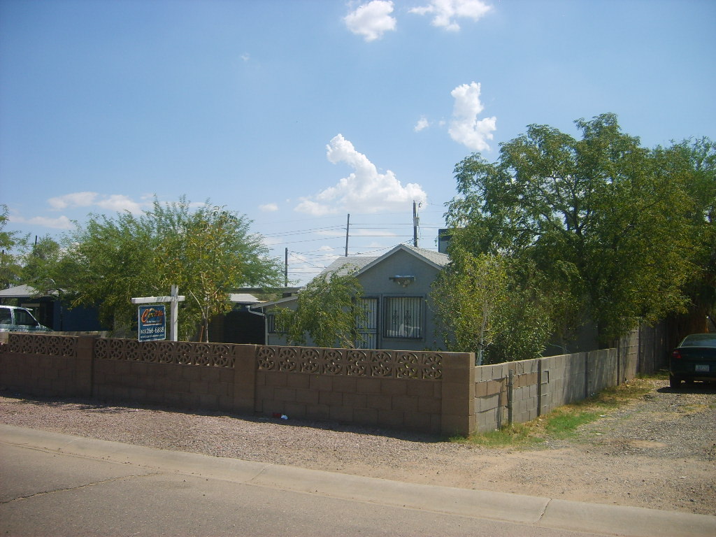 2905 West Almeria Road Phoenix, AZ 85009 - Photo 3 of 16 block wall